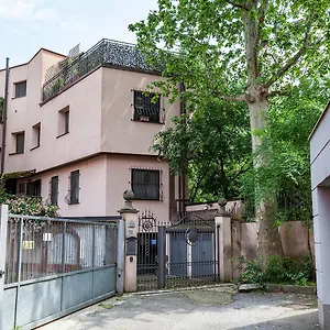 https://apt-duplex-luminoso-in-zona-residenziale.it-lombardy.com