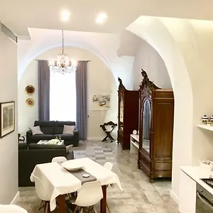 https://dimora-del-papa.catania-hotels.net