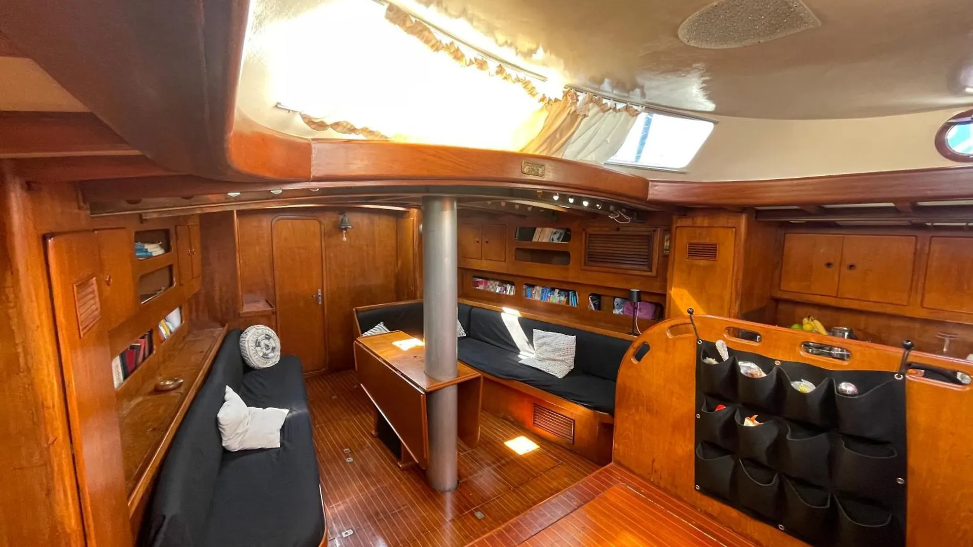 Botel Sailboat B&B On Board Catania