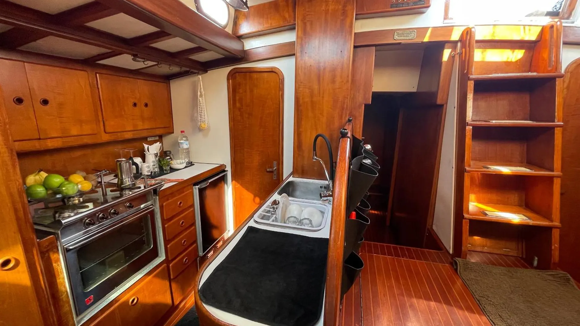Botel Sailboat B&B On Board Catania